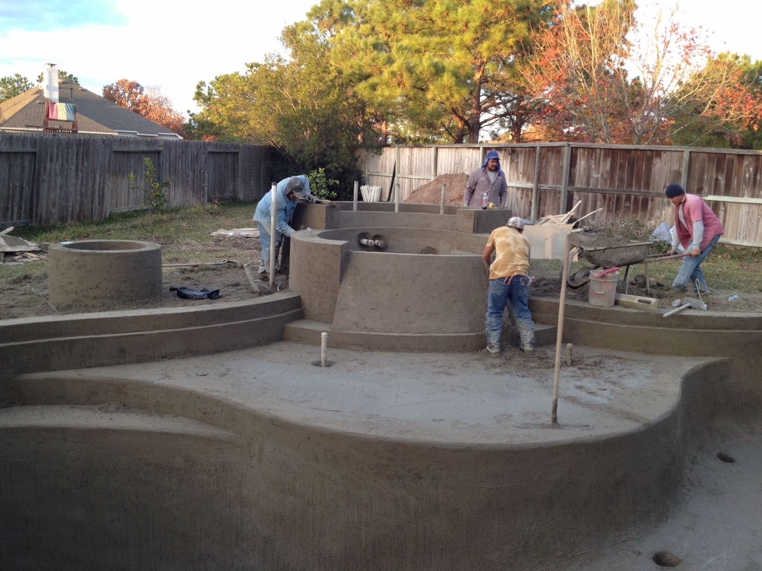 South Coast Gunite crew building a gunite pool and spa